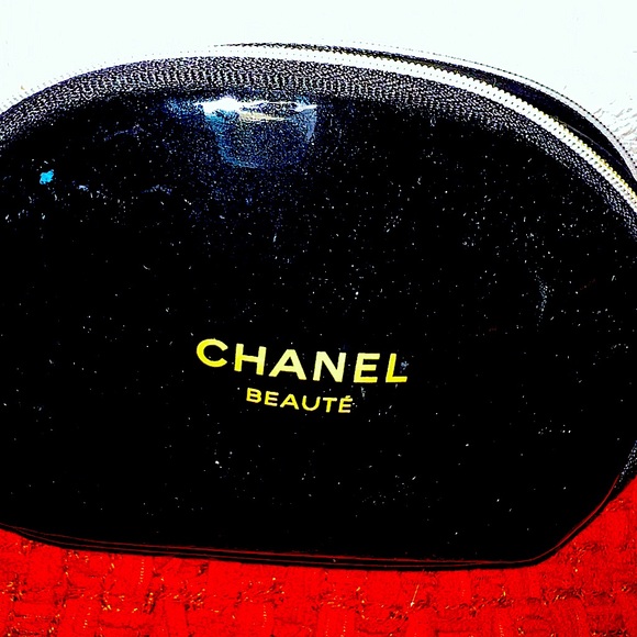 CHANEL Handbags - Chanel Black Patent Cosmetic Case